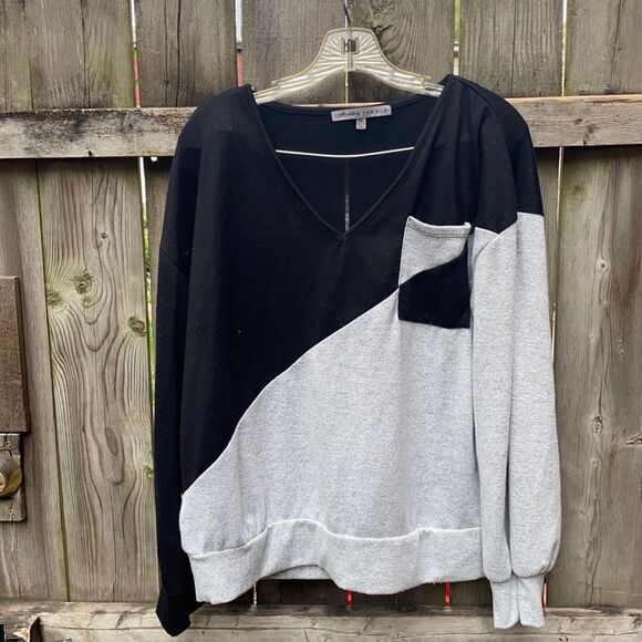 Sweaters - Gray and black sweater sz. XL